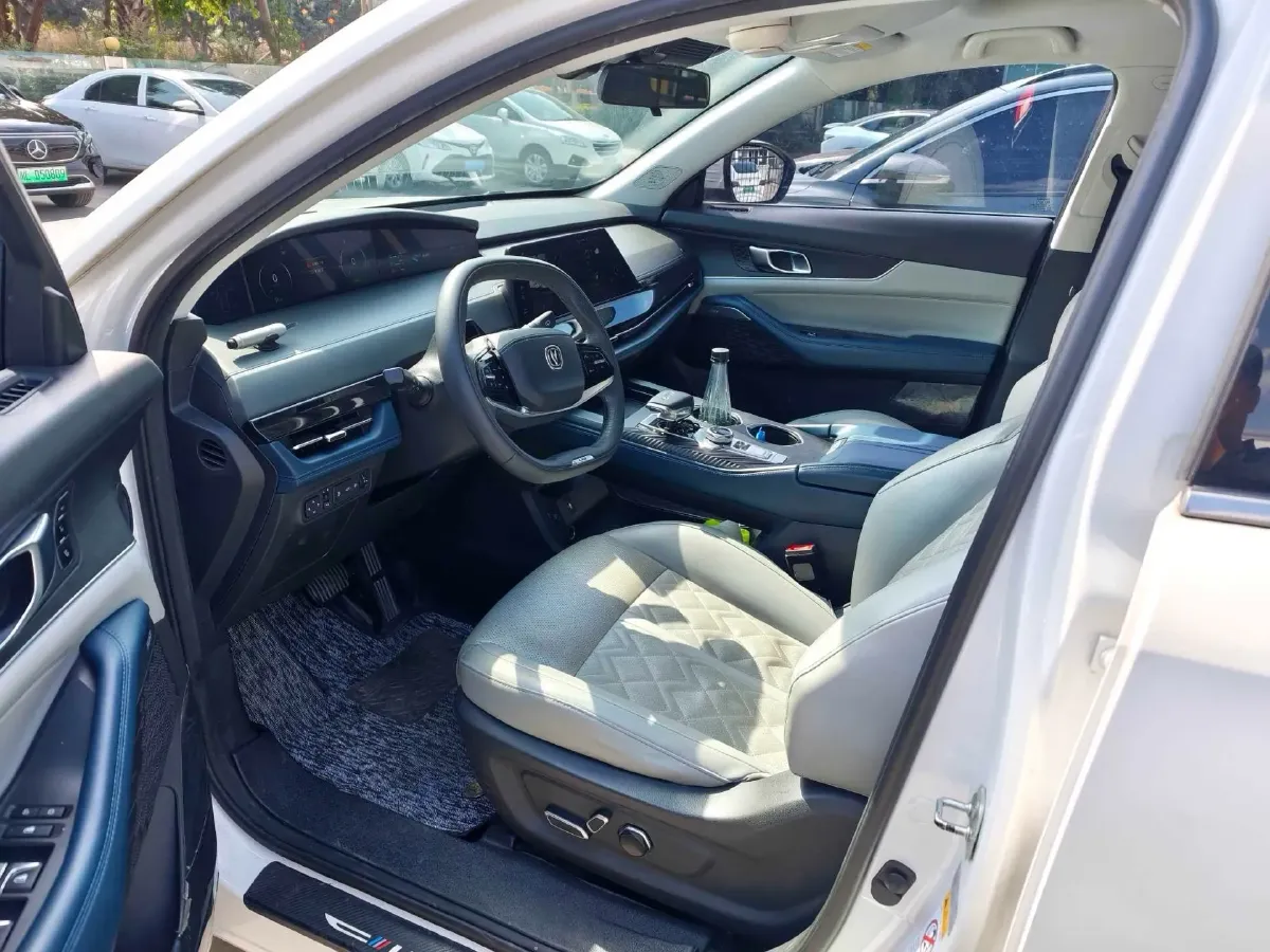 2022 Chevrolet Menlo BEV 61.1KWH,autocango,china used car exporter,china ev exporter,chinese used car exporter,chinese used ev exporter