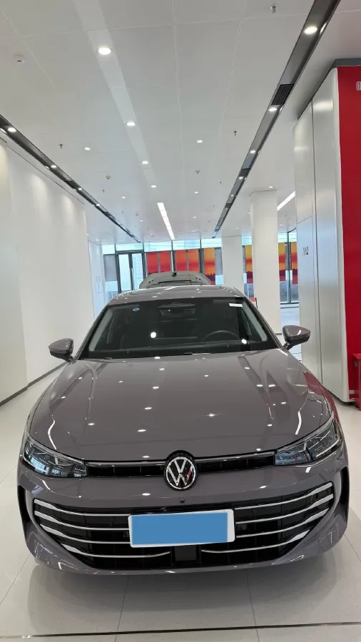 2025 Volkswagen Passat 2.0T 220HP L4 7DCT,autocango,china used car exporter,china ev exporter,chinese used car exporter,chinese used ev exporter