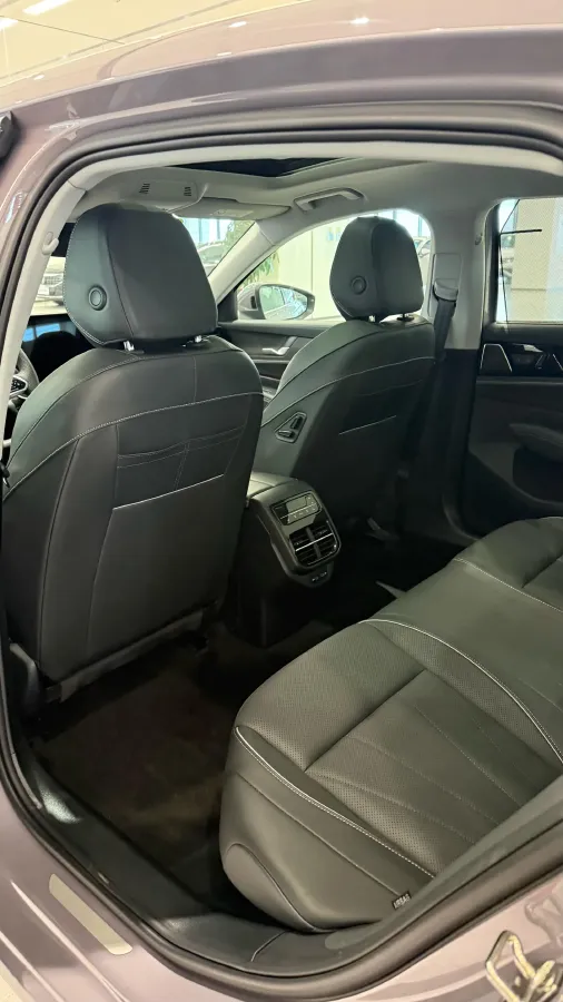 2025 Volkswagen Passat 2.0T 220HP L4 7DCT,autocango,china used car exporter,china ev exporter,chinese used car exporter,chinese used ev exporter