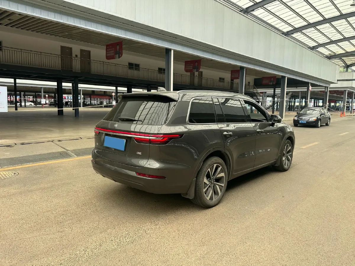 2021 Li ONE Range Extended 131HP REEV 40.5KWH,autocango,china used car exporter,china ev exporter,chinese used car exporter,chinese used ev exporter