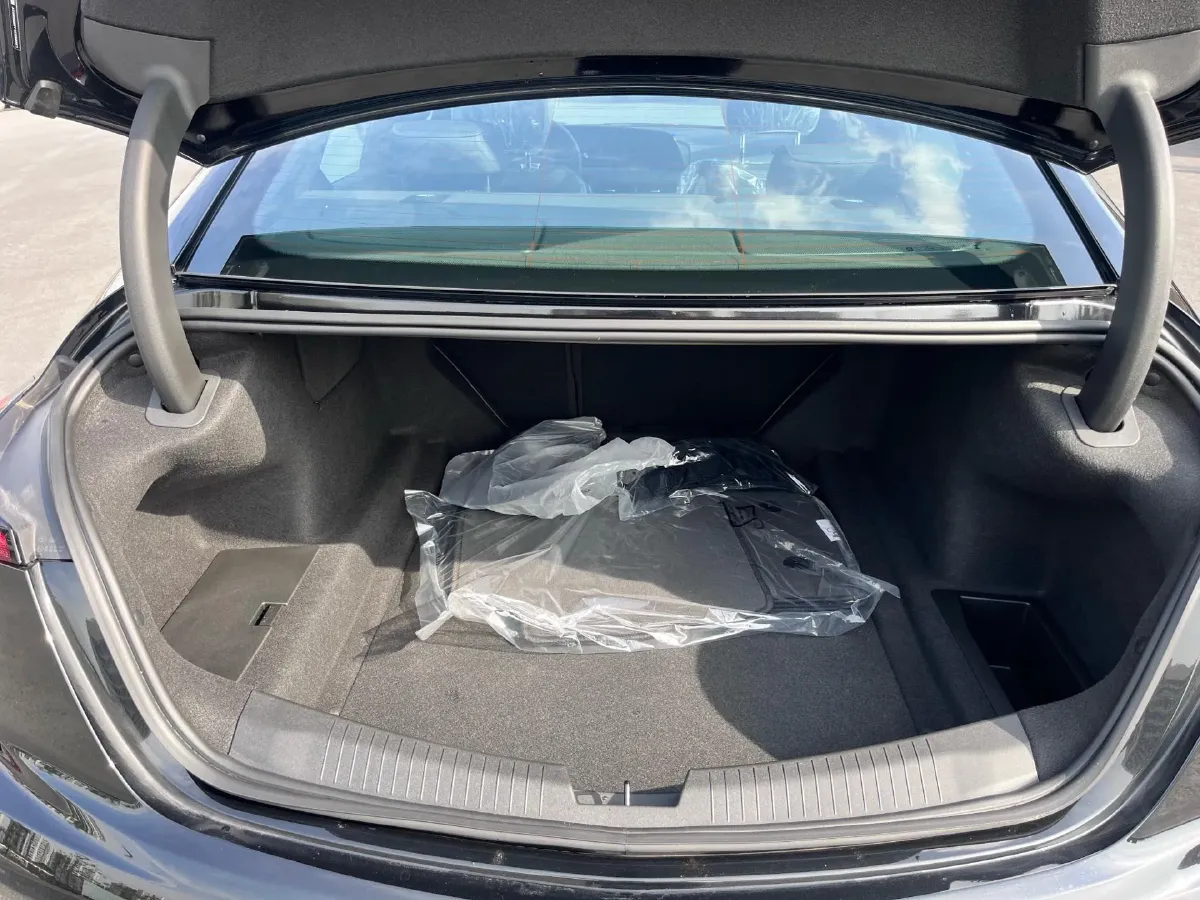 2024 Cadillac CT5 2.0T 237HP L4 10AT,autocango,china used car exporter,china ev exporter,chinese used car exporter,chinese used ev exporter