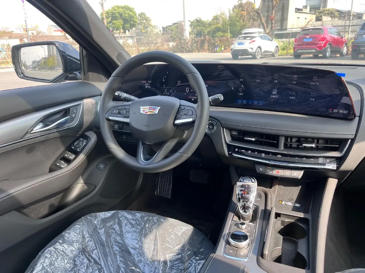 2024 Cadillac CT5 2.0T 237HP L4 10AT,autocango,china used car exporter,china ev exporter,chinese used car exporter,chinese used ev exporter