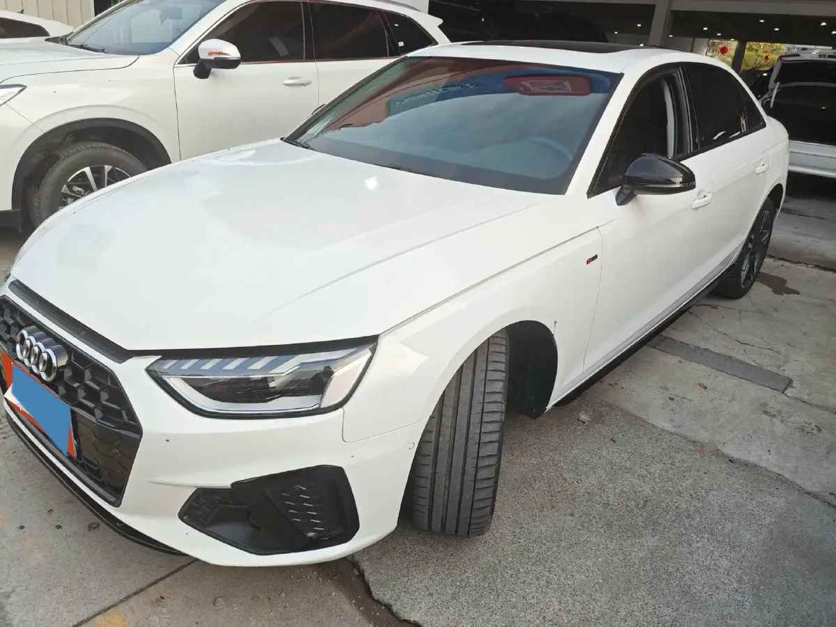 2022 Audi A4L 2.0T 190HP L4 7DCT,autocango,china used car exporter,china ev exporter,chinese used car exporter,chinese used ev exporter