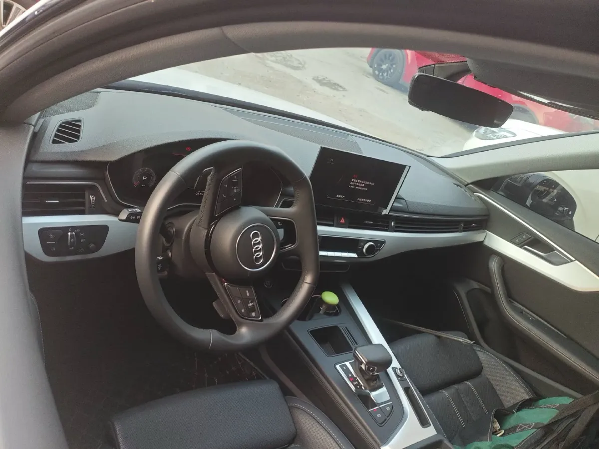 2022 Audi A4L 2.0T 190HP L4 7DCT,autocango,china used car exporter,china ev exporter,chinese used car exporter,chinese used ev exporter