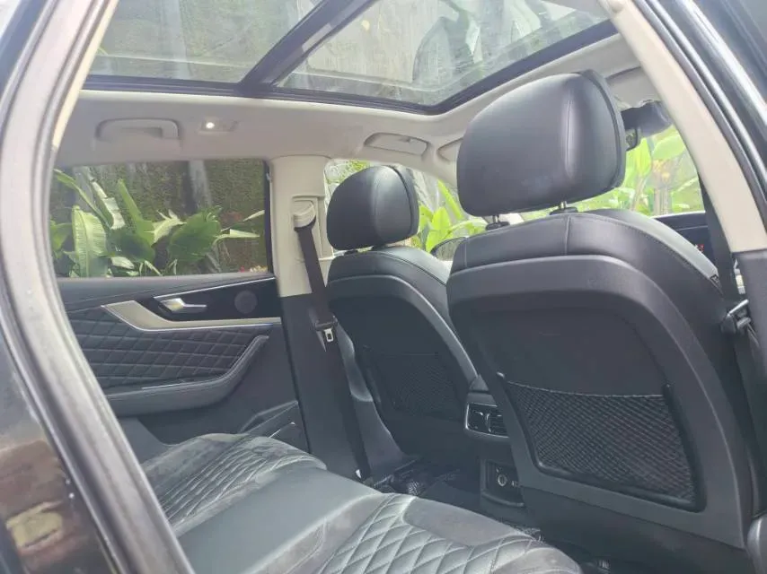 2022 HongQi HS5 2.0T 224HP L4 6AT,autocango,china used car exporter,china ev exporter,chinese used car exporter,chinese used ev exporter