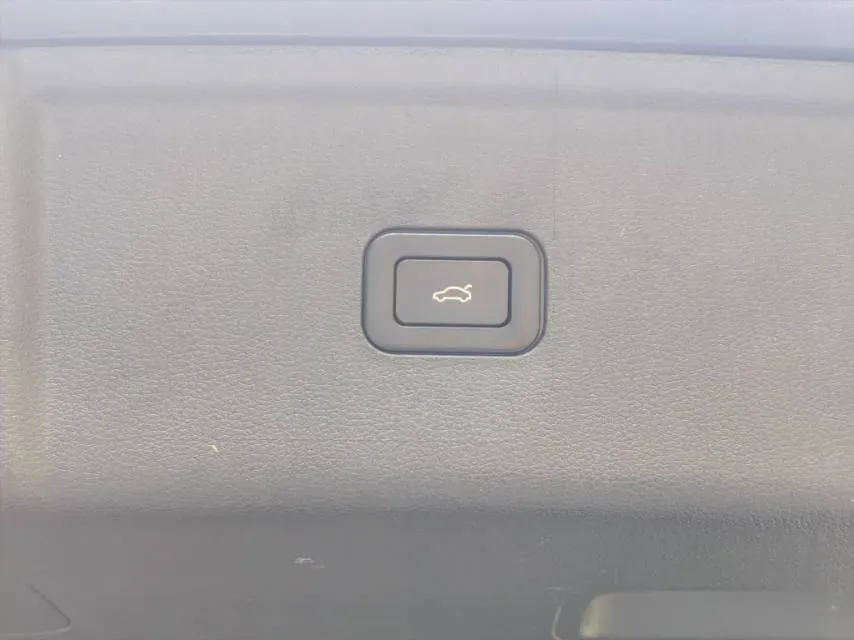 2022 HongQi HS5 2.0T 224HP L4 6AT,autocango,china used car exporter,china ev exporter,chinese used car exporter,chinese used ev exporter