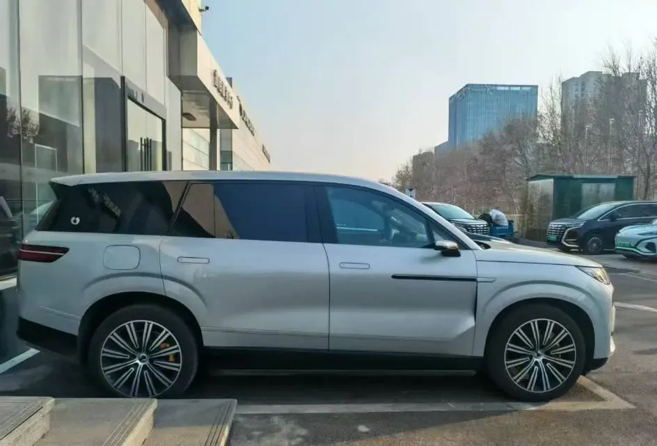 2025 Denza DenzaN9 2.0T 207HP L4 E-CVT PHEV,autocango,china used car exporter,china ev exporter,chinese used car exporter,chinese used ev exporter