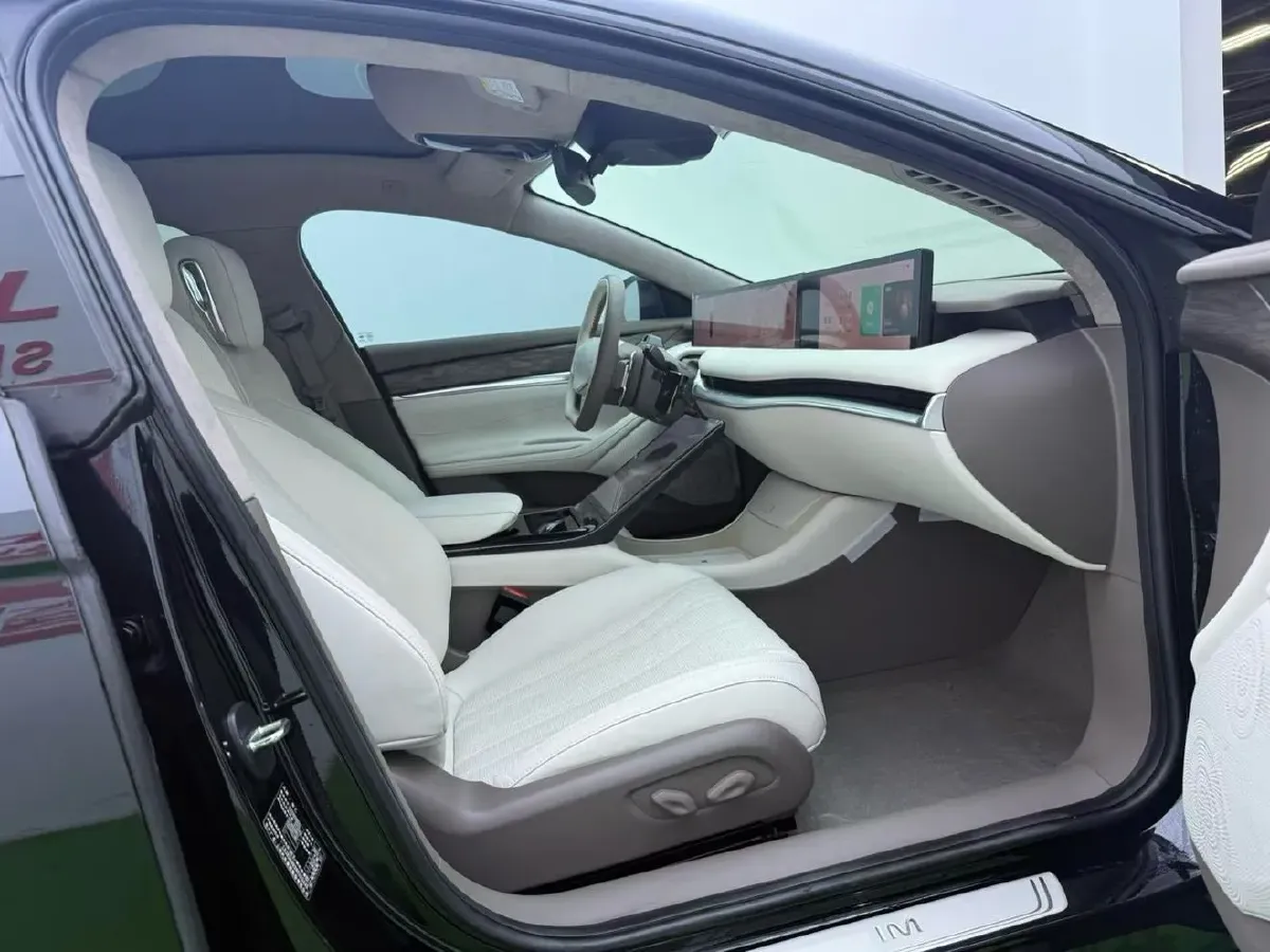 2022 IM L7 BEV 90KWH,autocango,china used car exporter,china ev exporter,chinese used car exporter,chinese used ev exporter