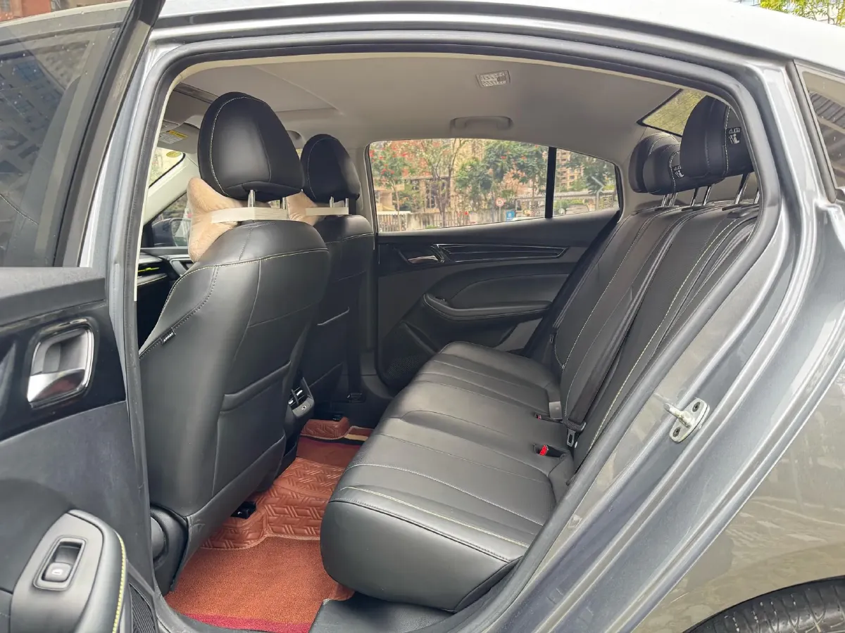 2021 Roewe i5 1.5L 120HP L4 CVT,autocango,china used car exporter,china ev exporter,chinese used car exporter,chinese used ev exporter