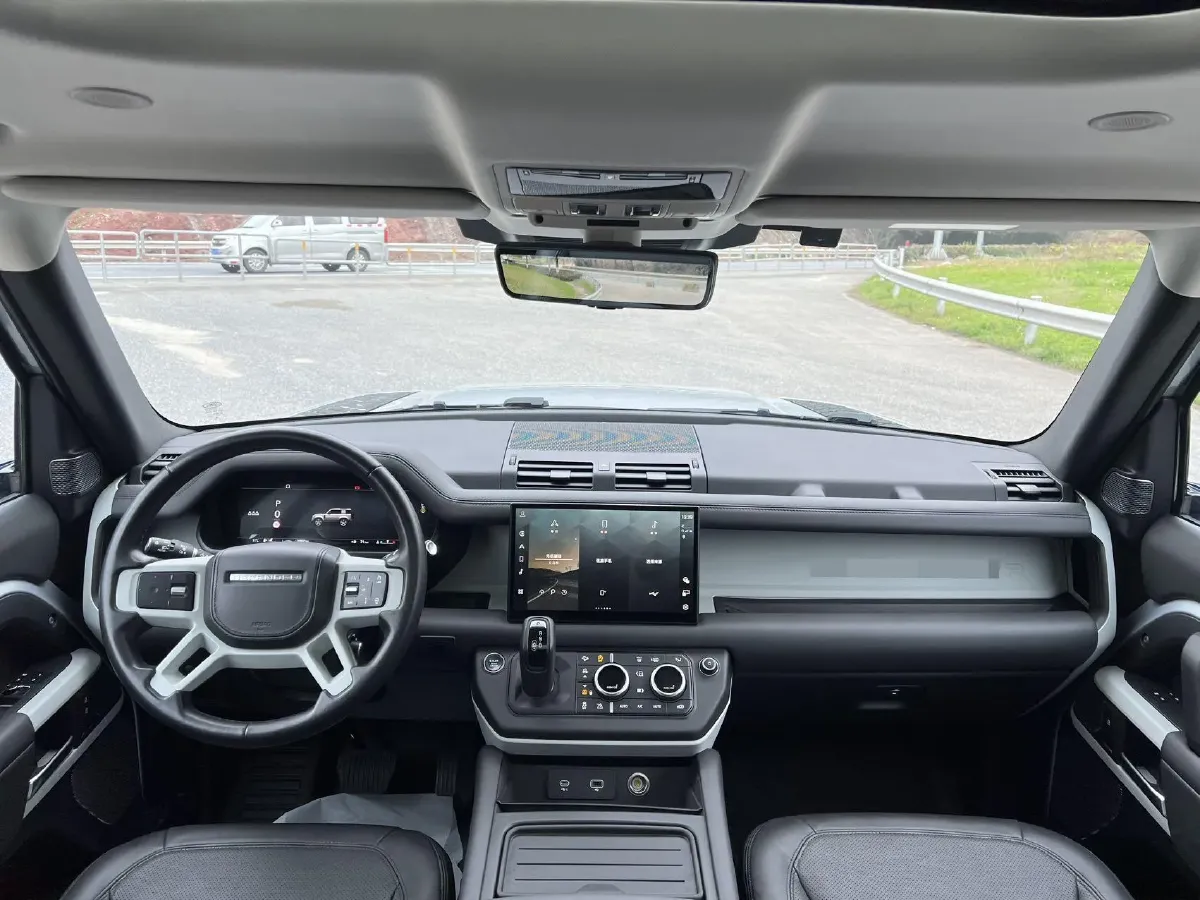 2023 Land Rover Defender 3.0T 400HP L6 8AT,autocango,china used car exporter,china ev exporter,chinese used car exporter,chinese used ev exporter