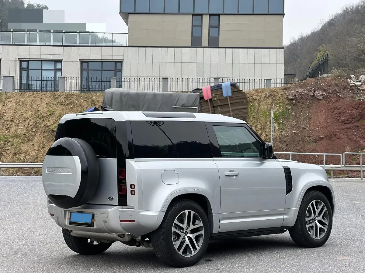 2023 Land Rover Defender 3.0T 400HP L6 8AT,autocango,china used car exporter,china ev exporter,chinese used car exporter,chinese used ev exporter