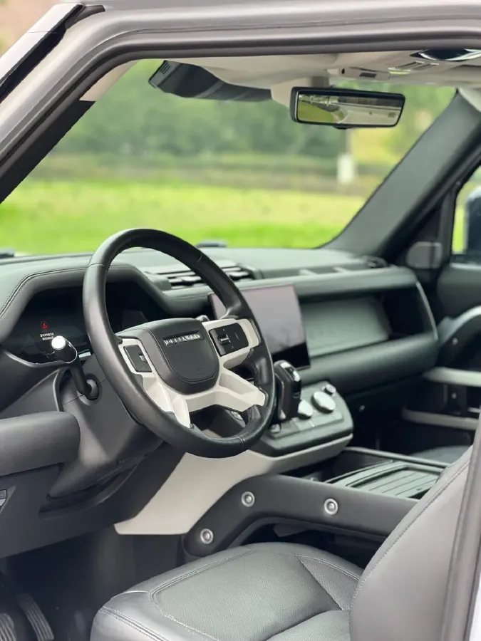 2023 Land Rover Defender 3.0T 400HP L6 8AT,autocango,china used car exporter,china ev exporter,chinese used car exporter,chinese used ev exporter