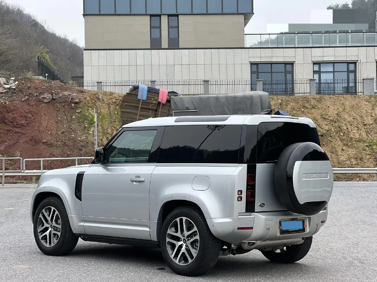 2023 Land Rover Defender 3.0T 400HP L6 8AT,autocango,china used car exporter,china ev exporter,chinese used car exporter,chinese used ev exporter