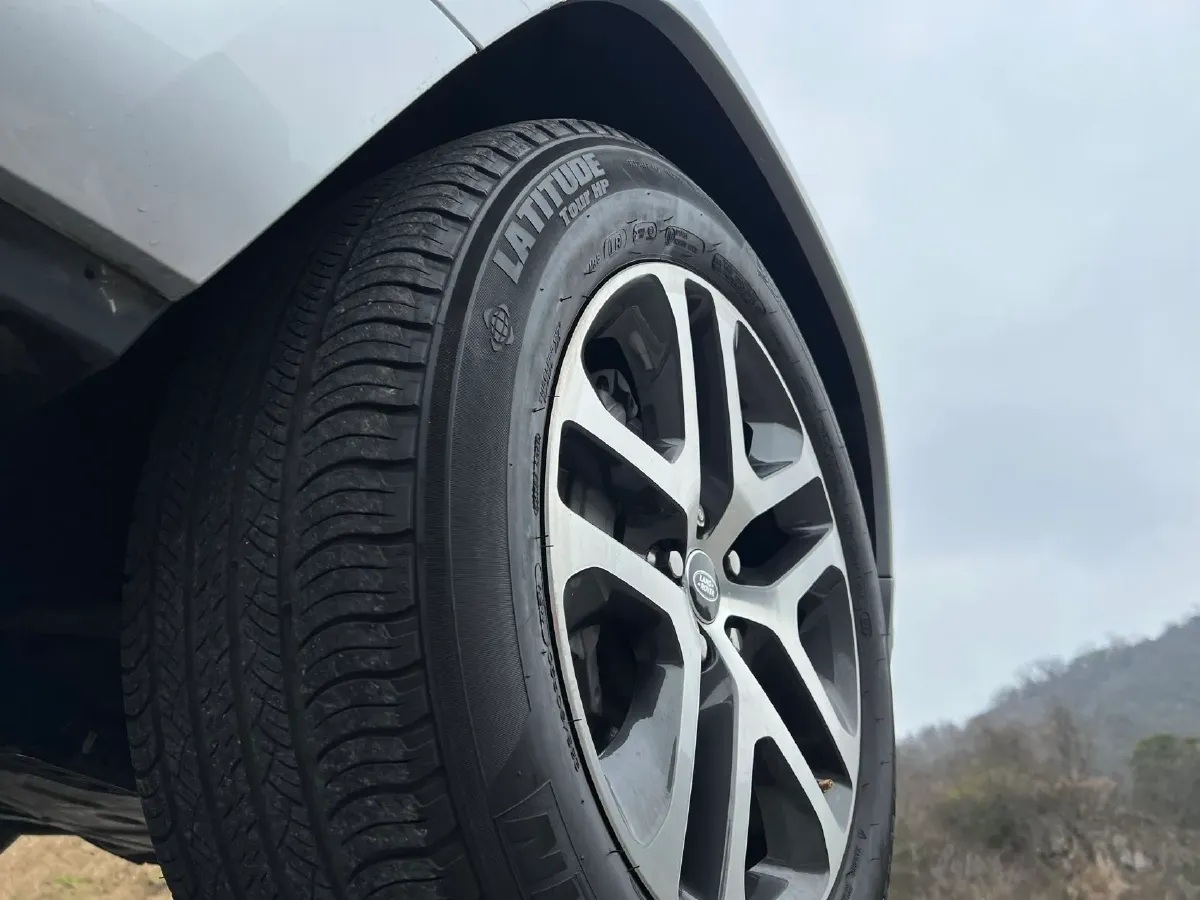 2023 Land Rover Defender 3.0T 400HP L6 8AT,autocango,china used car exporter,china ev exporter,chinese used car exporter,chinese used ev exporter