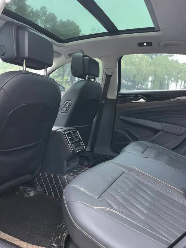 2021 Volkswagen Passat 2.0T 186HP L4 7DCT,autocango,china used car exporter,china ev exporter,chinese used car exporter,chinese used ev exporter