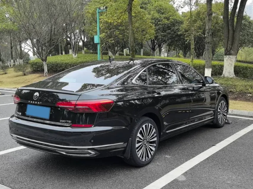 2021 Volkswagen Passat 2.0T 186HP L4 7DCT,autocango,china used car exporter,china ev exporter,chinese used car exporter,chinese used ev exporter