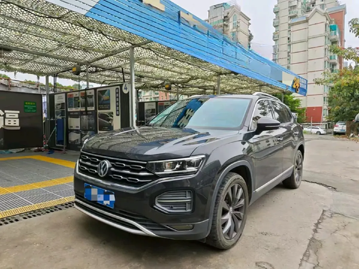 2019 Jeep Cherokee 2.0T 234HP L4 9AT,autocango,china used car exporter,china ev exporter,chinese used car exporter,chinese used ev exporter