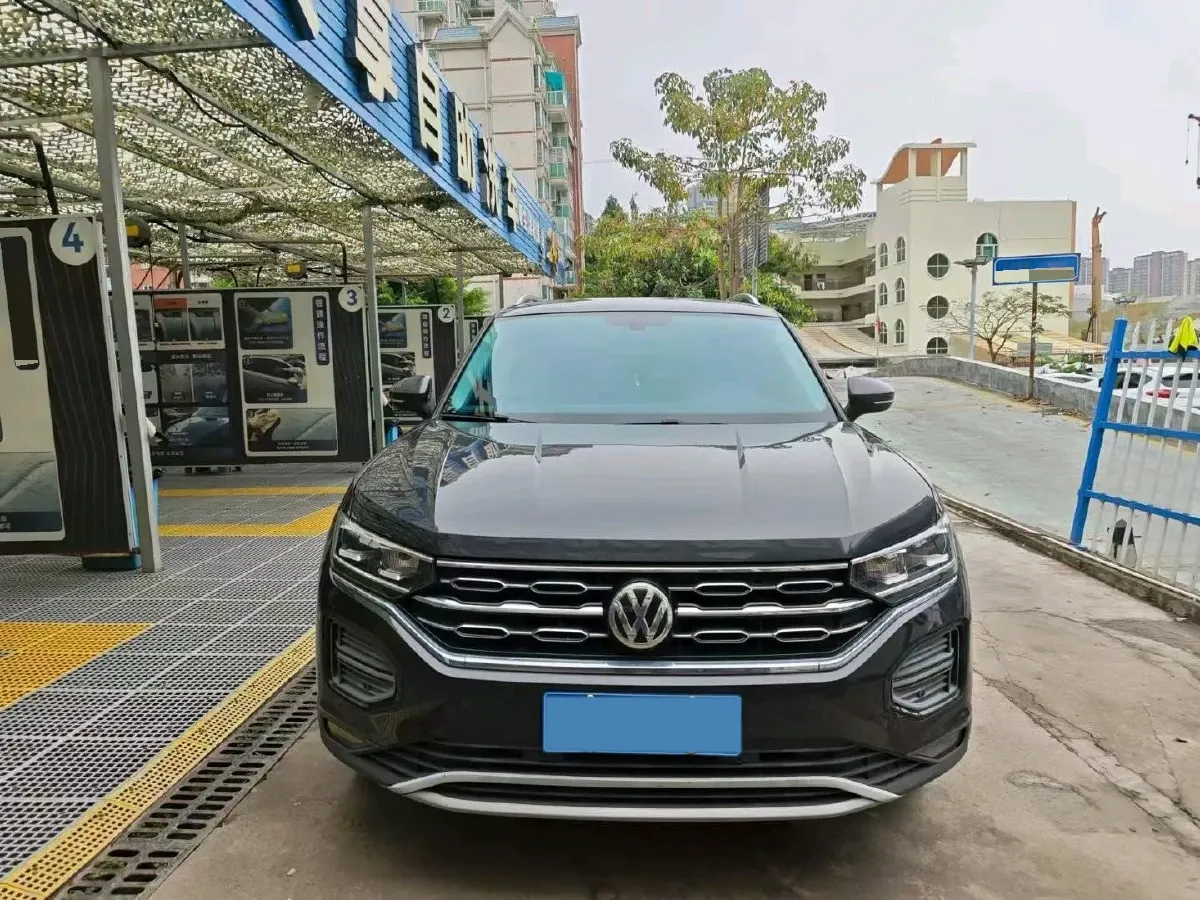 2019 Jeep Cherokee 2.0T 234HP L4 9AT,autocango,china used car exporter,china ev exporter,chinese used car exporter,chinese used ev exporter