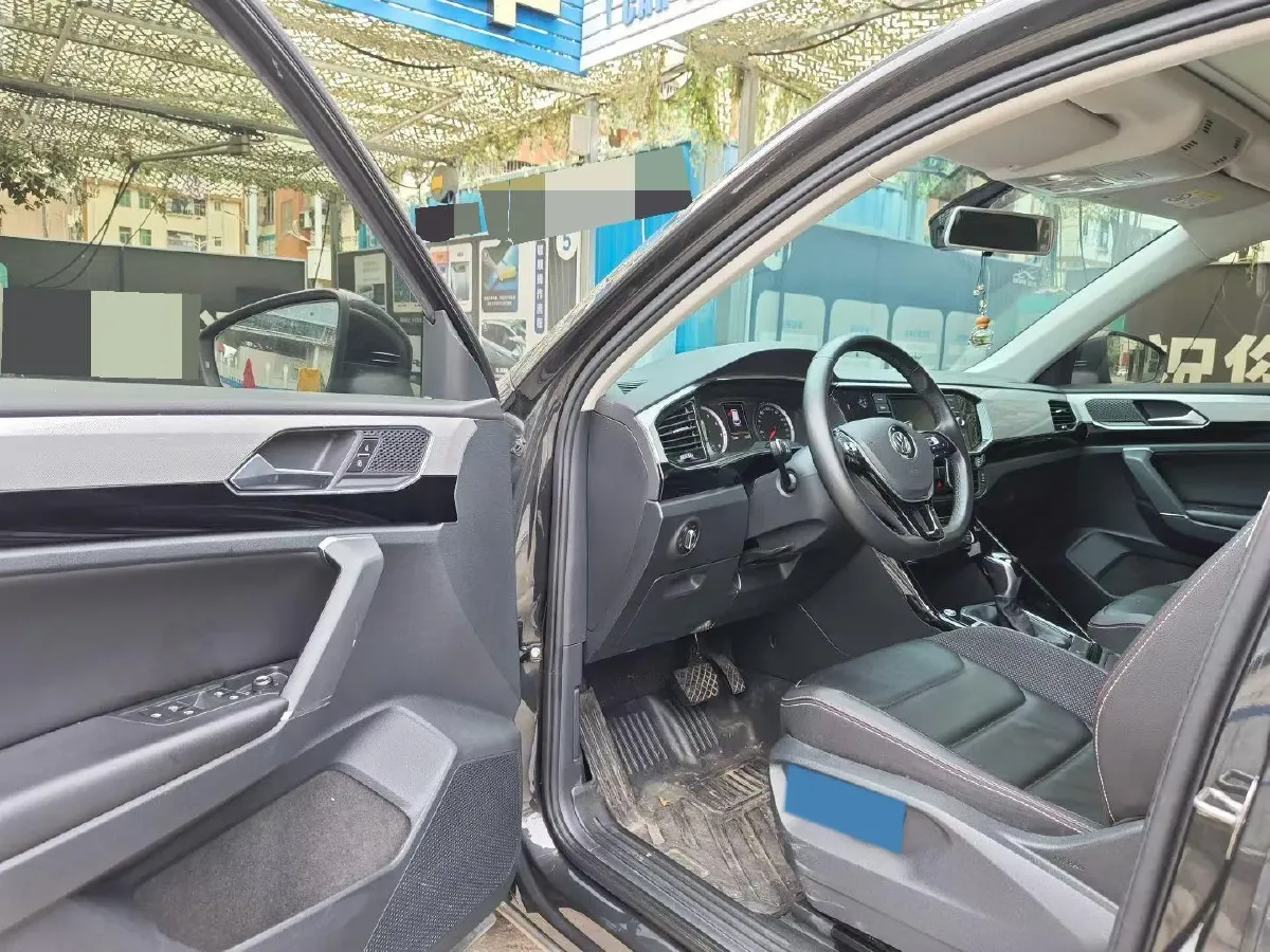 2019 Jeep Cherokee 2.0T 234HP L4 9AT,autocango,china used car exporter,china ev exporter,chinese used car exporter,chinese used ev exporter