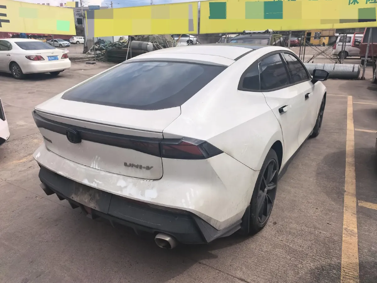 2022 ChangAn UNI-V 1.5T 188HP L4 7DCT,autocango,china used car exporter,china ev exporter,chinese used car exporter,chinese used ev exporter