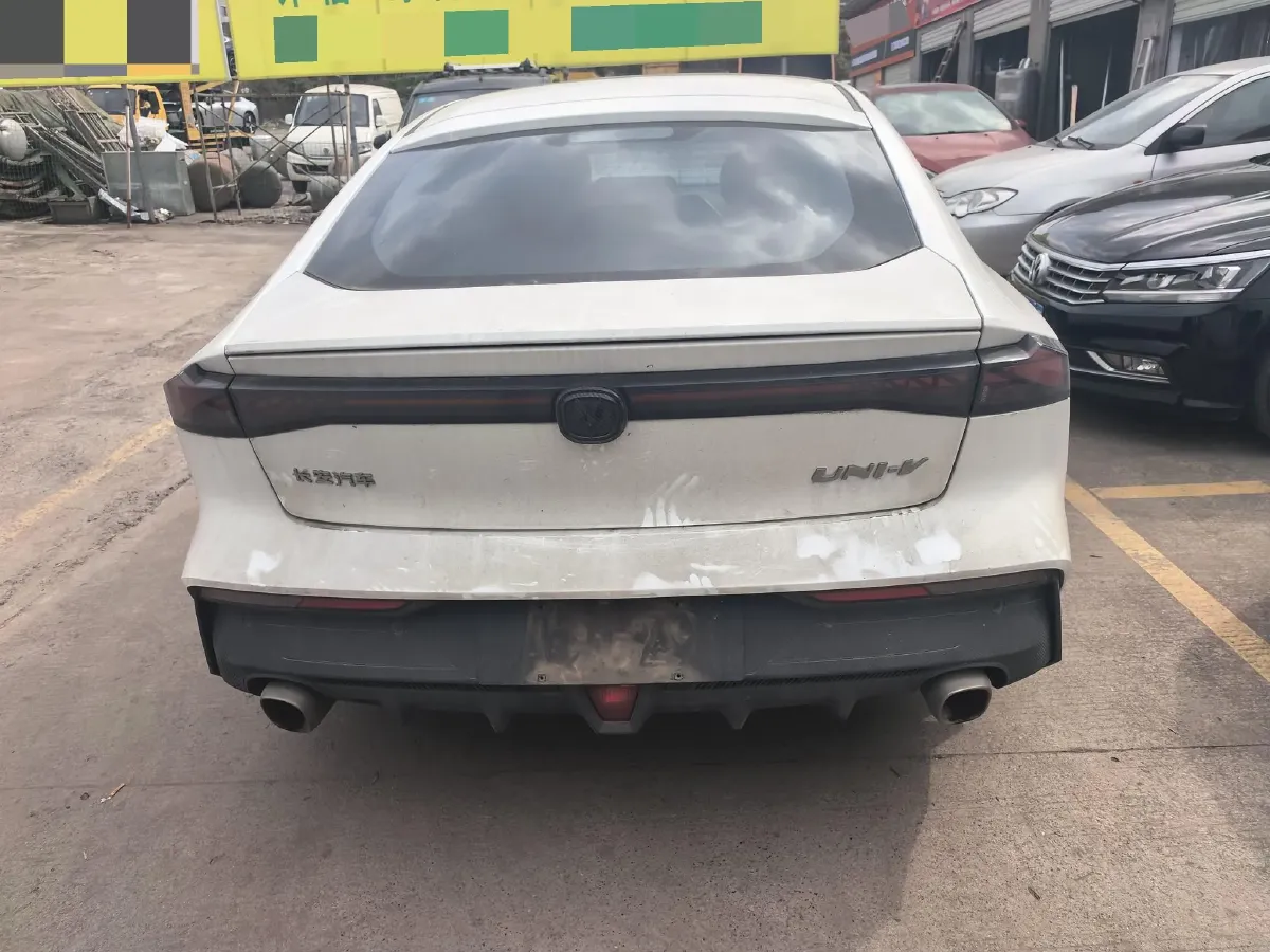 2022 ChangAn UNI-V 1.5T 188HP L4 7DCT,autocango,china used car exporter,china ev exporter,chinese used car exporter,chinese used ev exporter