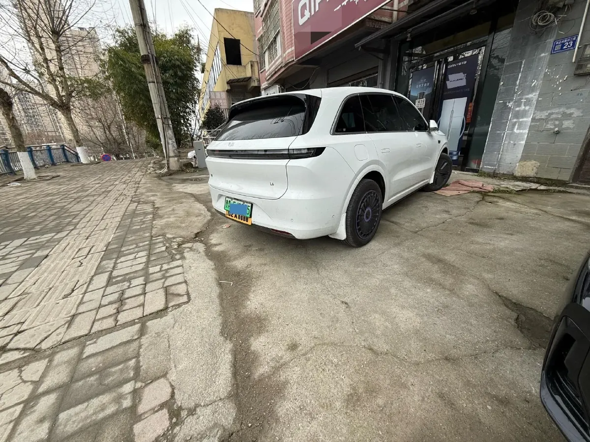 2024 Li L6 Range Extended 154HP L4 REEV 36.8KWH,autocango,china used car exporter,china ev exporter,chinese used car exporter,chinese used ev exporter