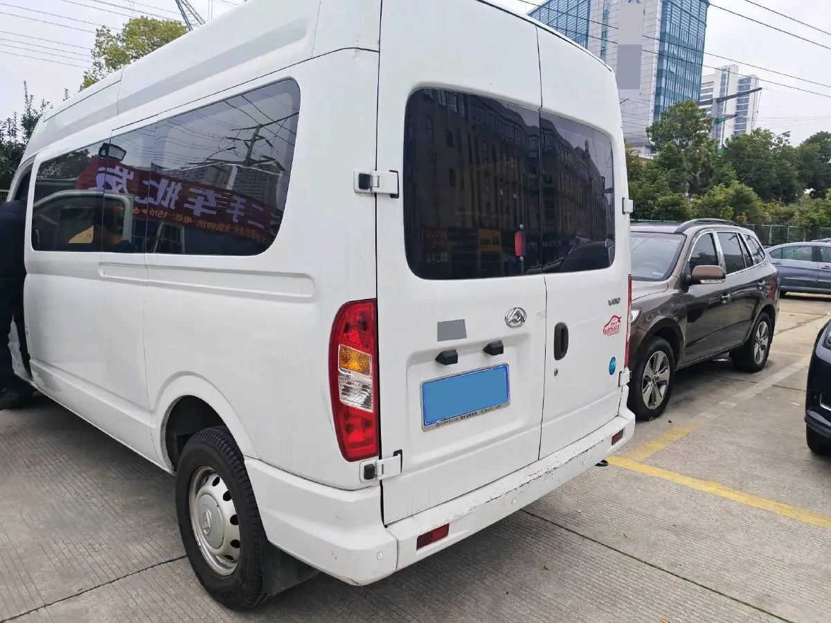2019 MAXUS XinTu V80 2.0T 139HP L4 6MT,autocango,china used car exporter,china ev exporter,chinese used car exporter,chinese used ev exporter