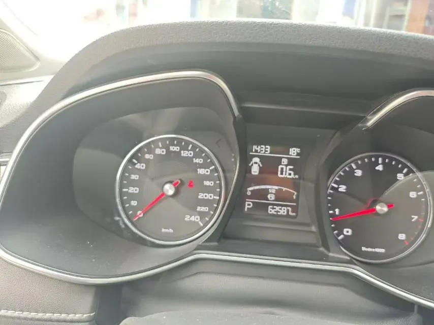 2018 MG MG6 1.5T 169HP L4 7DCT,autocango,china used car exporter,china ev exporter,chinese used car exporter,chinese used ev exporter