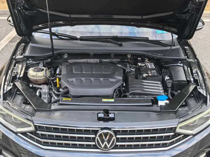 2023 Volkswagen Magotan 2.0T 186HP L4 7DCT,autocango,china used car exporter,china ev exporter,chinese used car exporter,chinese used ev exporter