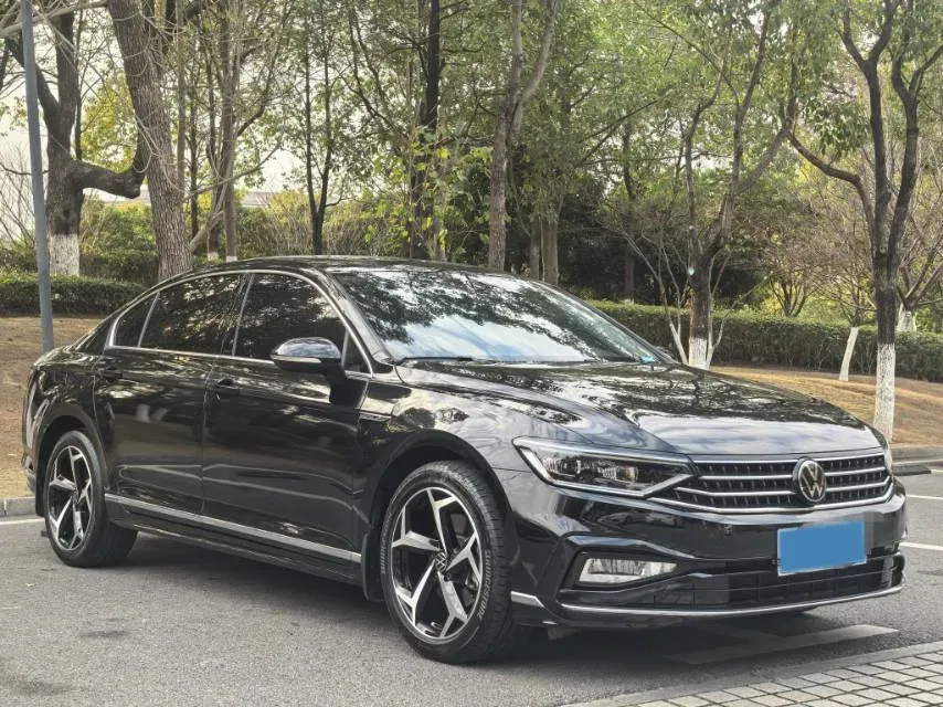 2023 Volkswagen Magotan 2.0T 186HP L4 7DCT,autocango,china used car exporter,china ev exporter,chinese used car exporter,chinese used ev exporter