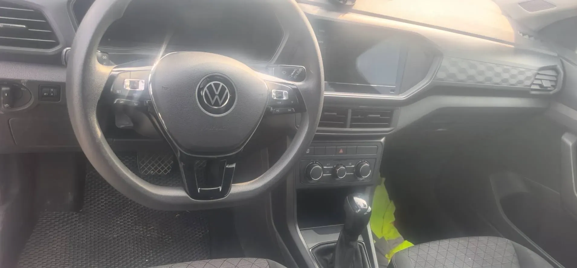 2023 Volkswagen T-Cross 1.5L 110HP L4 6AT,autocango,china used car exporter,china ev exporter,chinese used car exporter,chinese used ev exporter