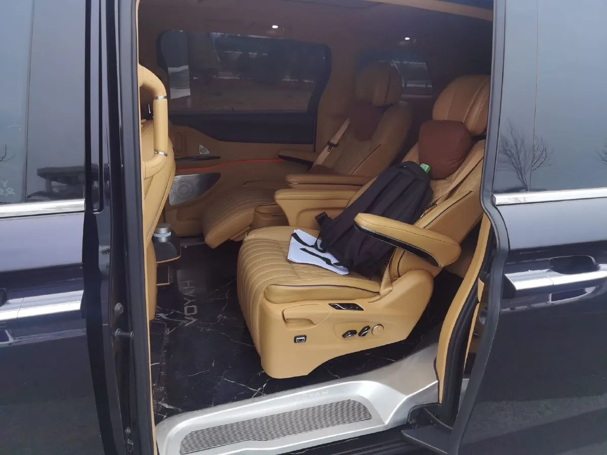 2022 Voyah Dream 1.5T 136HP L4 PHEV 25.57KWH,autocango,china used car exporter,china ev exporter,chinese used car exporter,chinese used ev exporter