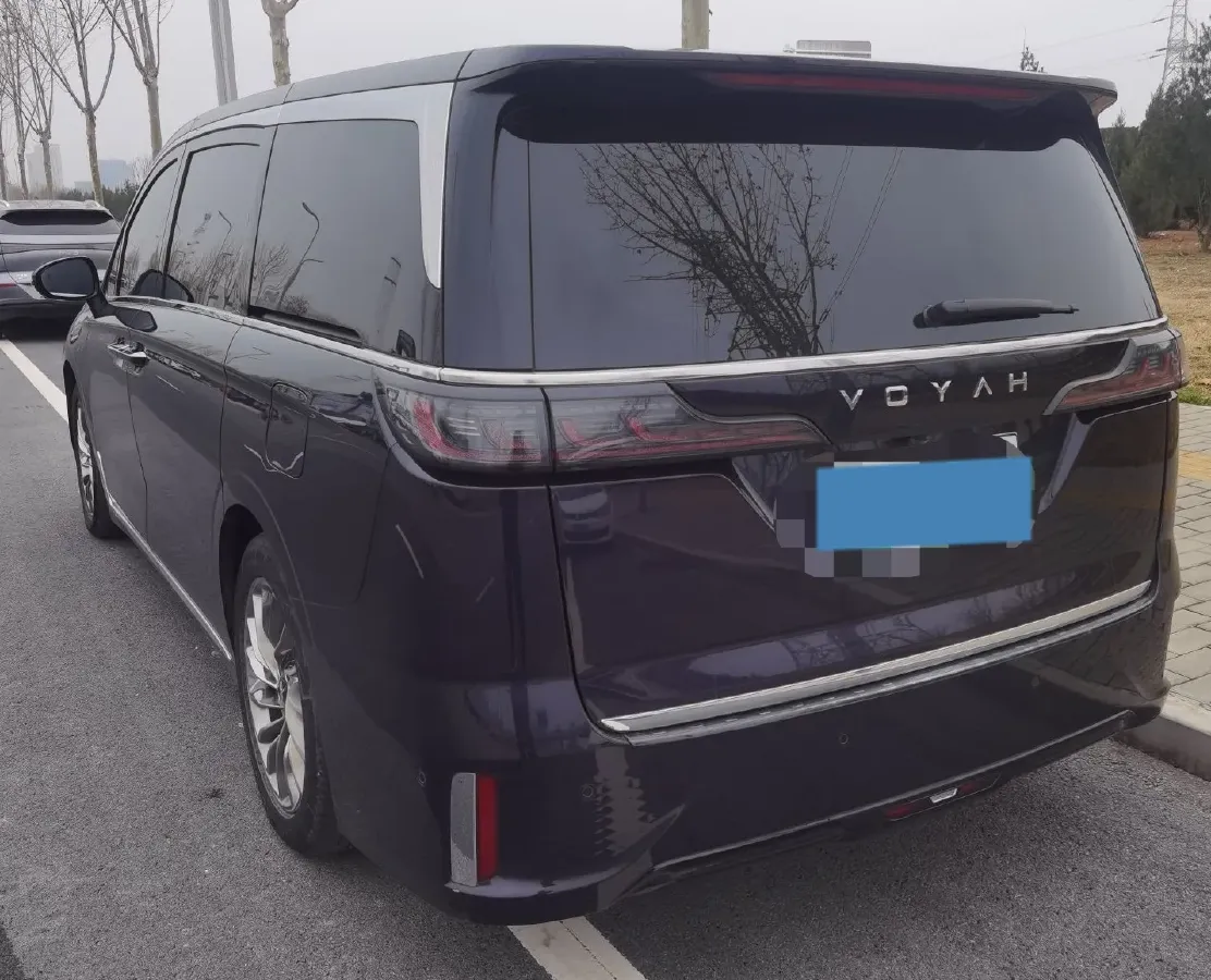 2022 Voyah Dream 1.5T 136HP L4 PHEV 25.57KWH,autocango,china used car exporter,china ev exporter,chinese used car exporter,chinese used ev exporter