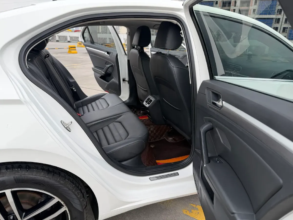 2019 Volkswagen Passat 1.4T 150HP L4 7DCT,autocango,china used car exporter,china ev exporter,chinese used car exporter,chinese used ev exporter