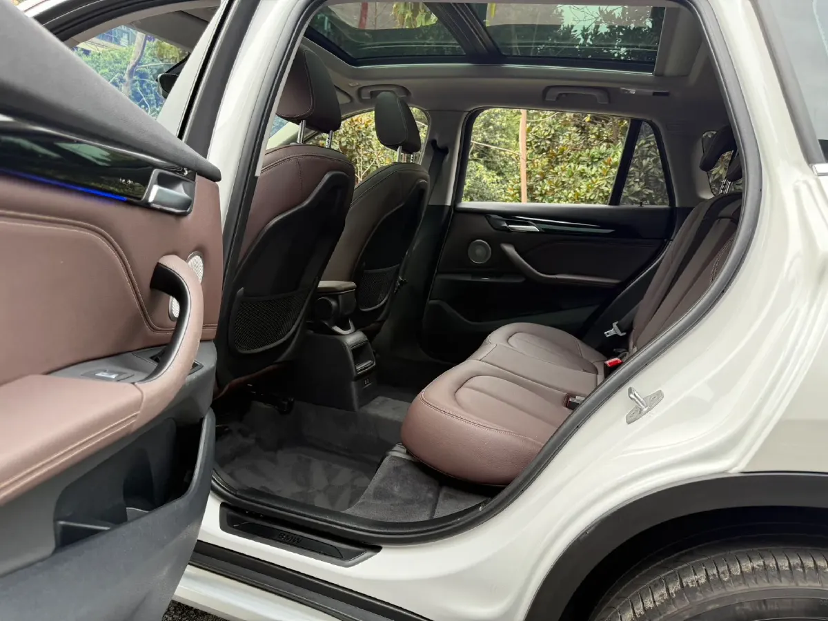 2022 BMW X1 1.5T 140HP L3 7DCT,autocango,china used car exporter,china ev exporter,chinese used car exporter,chinese used ev exporter