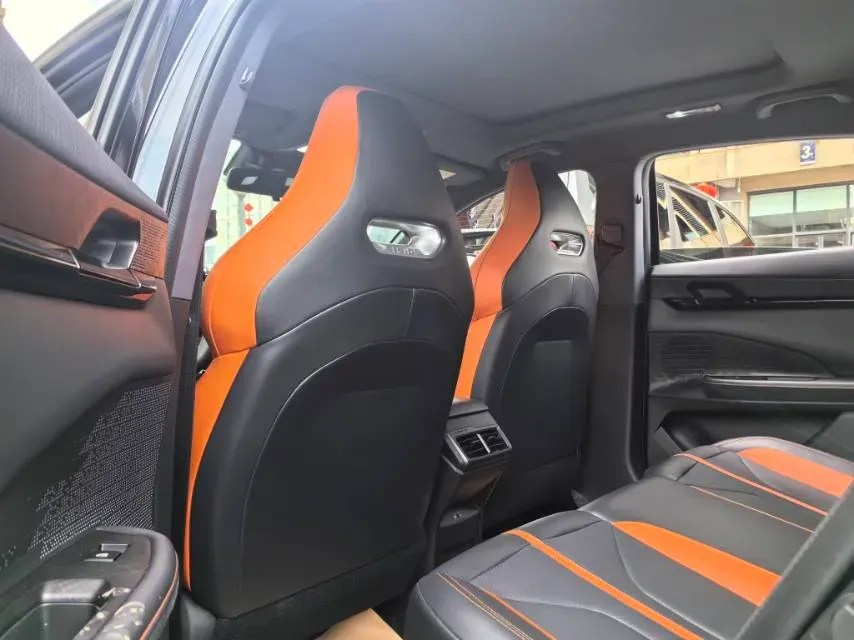 2024 ChangAn UNI-V 1.5T 188HP L4 7DCT,autocango,china used car exporter,china ev exporter,chinese used car exporter,chinese used ev exporter