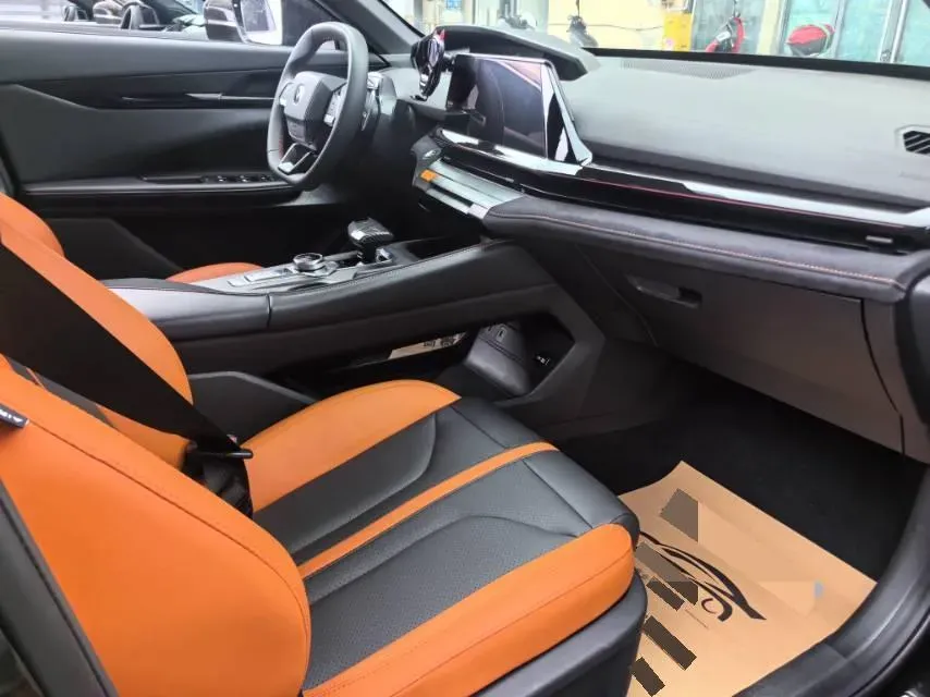 2024 ChangAn UNI-V 1.5T 188HP L4 7DCT,autocango,china used car exporter,china ev exporter,chinese used car exporter,chinese used ev exporter