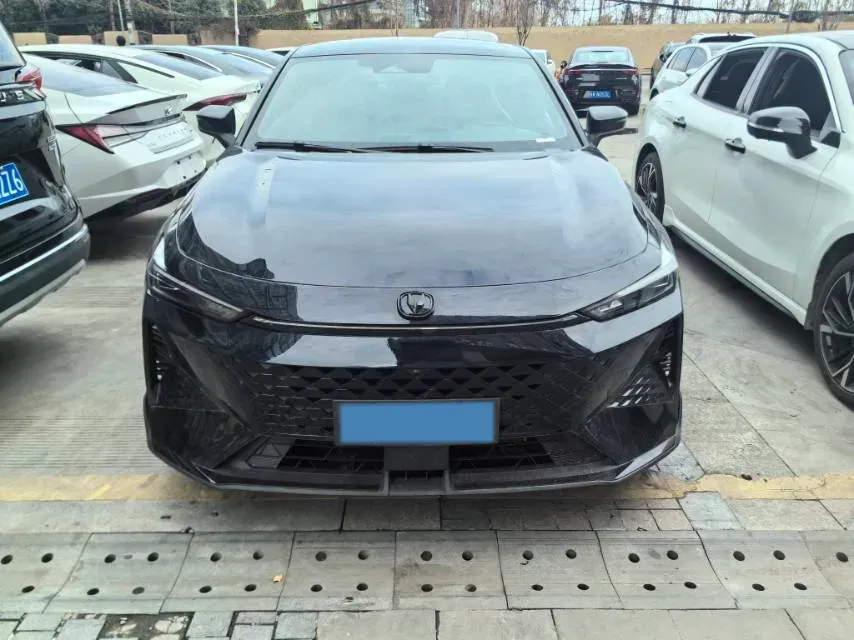 2024 ChangAn UNI-V 1.5T 188HP L4 7DCT,autocango,china used car exporter,china ev exporter,chinese used car exporter,chinese used ev exporter