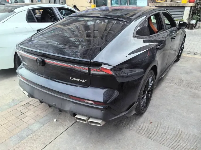 2024 ChangAn UNI-V 1.5T 188HP L4 7DCT,autocango,china used car exporter,china ev exporter,chinese used car exporter,chinese used ev exporter