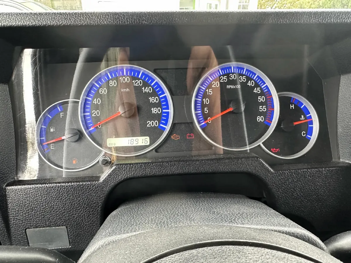 2016 BAW Battle Flag 2.0L 102HP L4 5MT,autocango,china used car exporter,china ev exporter,chinese used car exporter,chinese used ev exporter