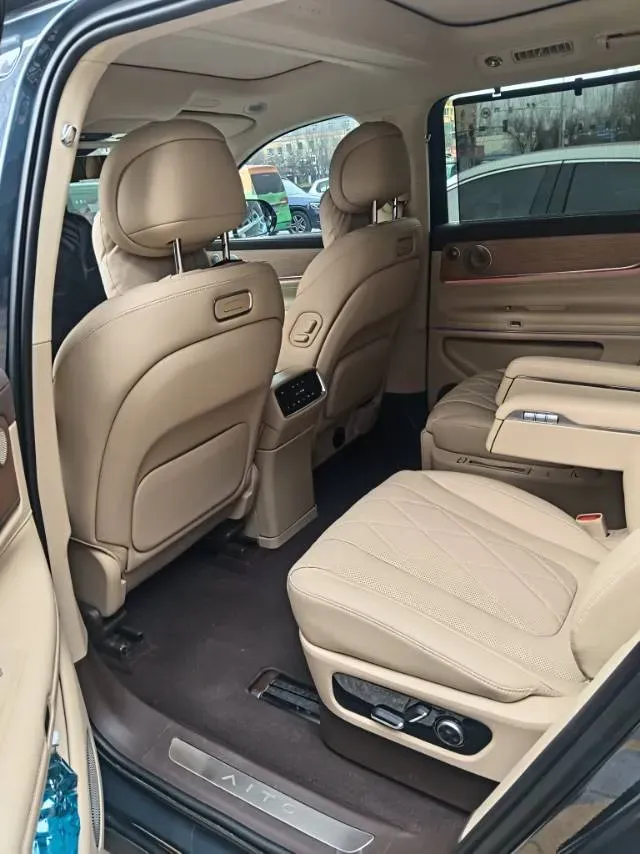 2024 AITO AITO M9 1.5T 152HP L4 REEV 42KWH,autocango,china used car exporter,china ev exporter,chinese used car exporter,chinese used ev exporter