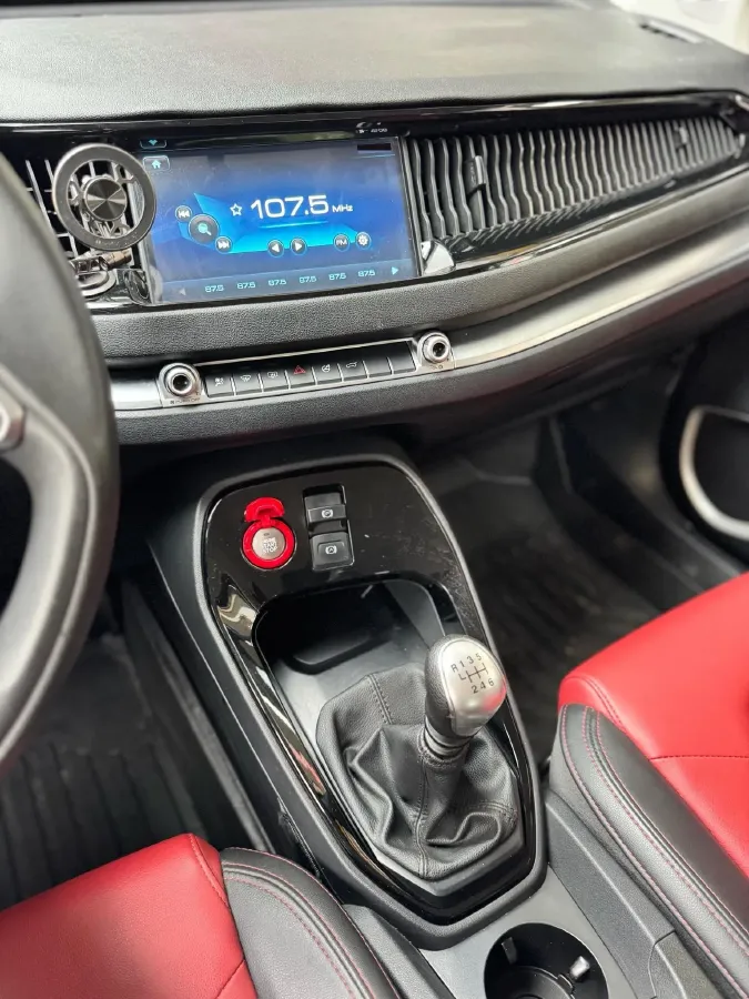 2018 Haval H2s 1.5T 150HP L4 6MT,autocango,china used car exporter,china ev exporter,chinese used car exporter,chinese used ev exporter