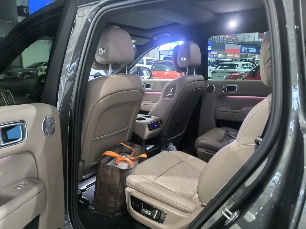 2025 Li L8 Range Extended 154HP REEV,autocango,china used car exporter,china ev exporter,chinese used car exporter,chinese used ev exporter