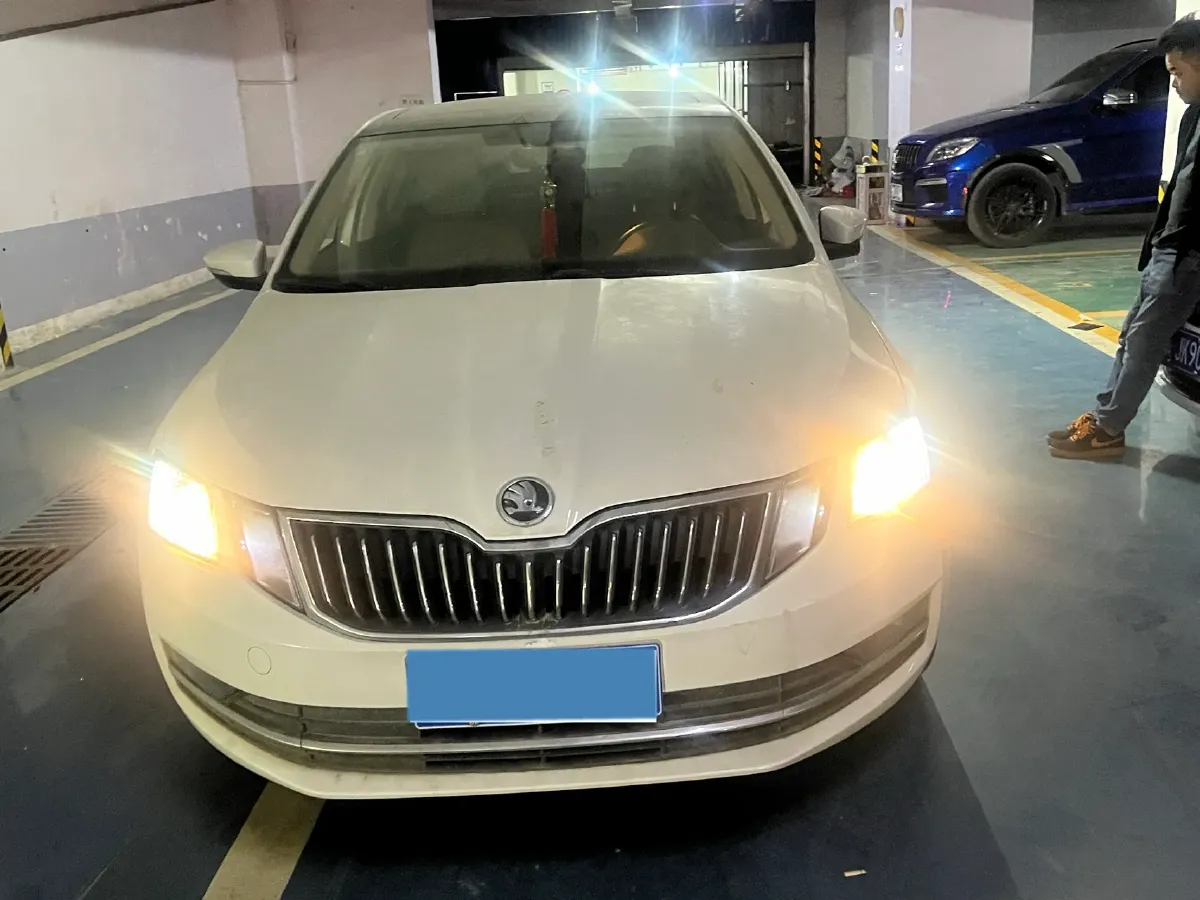 2018 Skoda Octavia 1.2T 116HP L4 7DCT,autocango,china used car exporter,china ev exporter,chinese used car exporter,chinese used ev exporter