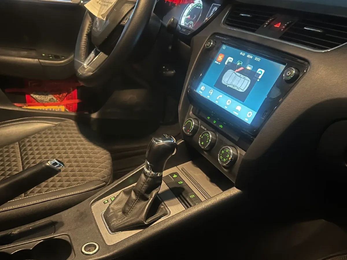 2018 Skoda Octavia 1.2T 116HP L4 7DCT,autocango,china used car exporter,china ev exporter,chinese used car exporter,chinese used ev exporter