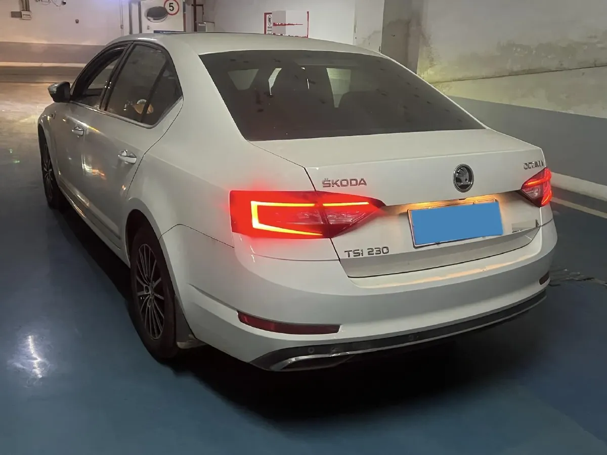 2018 Skoda Octavia 1.2T 116HP L4 7DCT,autocango,china used car exporter,china ev exporter,chinese used car exporter,chinese used ev exporter