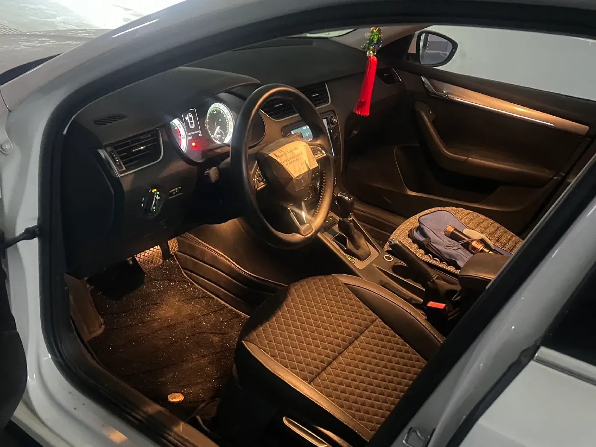 2018 Skoda Octavia 1.2T 116HP L4 7DCT,autocango,china used car exporter,china ev exporter,chinese used car exporter,chinese used ev exporter