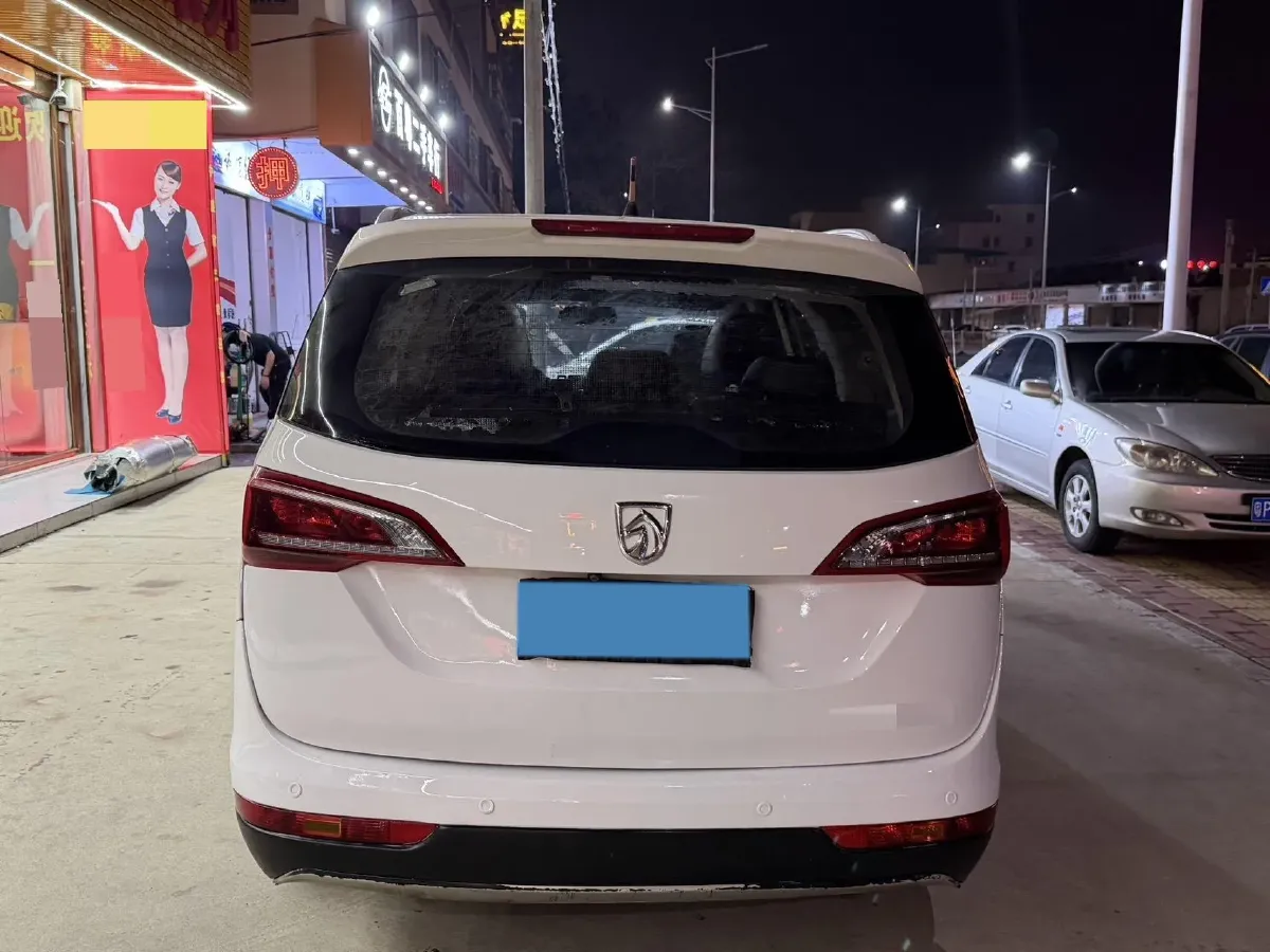 2019 BaoJun 730 1.5L 105HP L4 6MT,autocango,china used car exporter,china ev exporter,chinese used car exporter,chinese used ev exporter