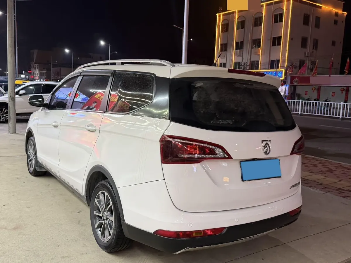 2019 BaoJun 730 1.5L 105HP L4 6MT,autocango,china used car exporter,china ev exporter,chinese used car exporter,chinese used ev exporter