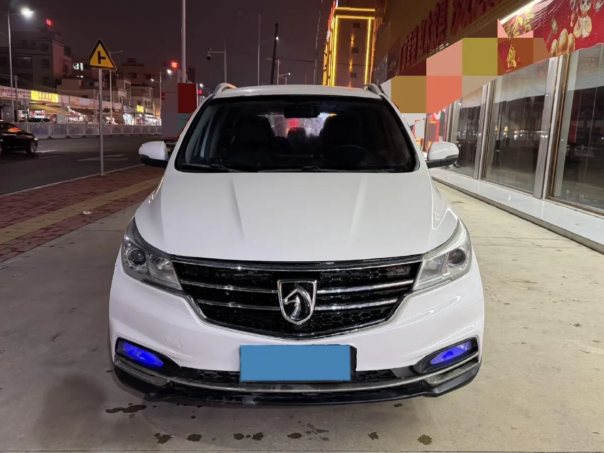 2019 BaoJun 730 1.5L 105HP L4 6MT,autocango,china used car exporter,china ev exporter,chinese used car exporter,chinese used ev exporter